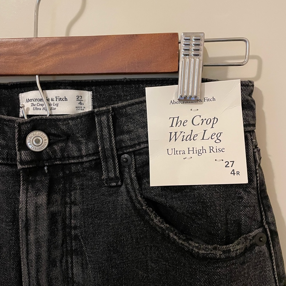 The Crop Wide Leg Abercrombie and Fitch